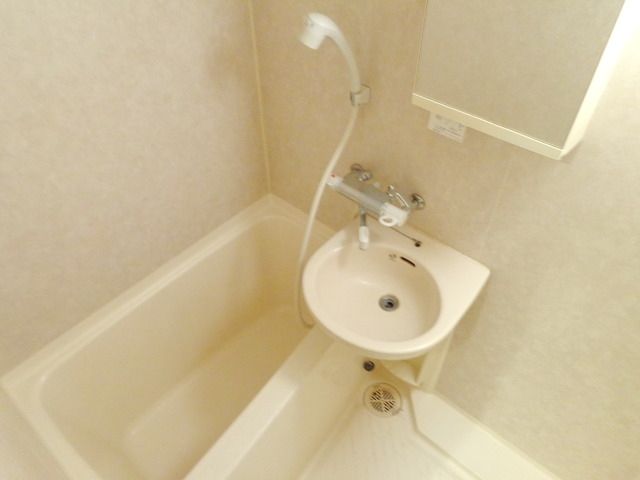 バス・シャワールーム　バス