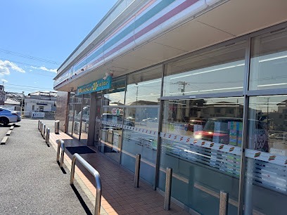 コンビニ　セブン-イレブン木更津朝日１丁目店（コンビニ）まで767m