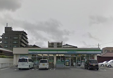 コンビニ　ファミリーマート木更津朝日三丁目店（コンビニ）まで238m