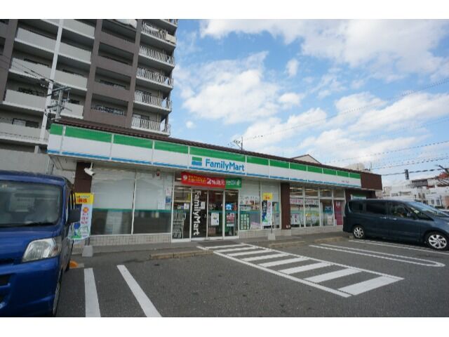 コンビニ　ファミリーマート下大利一丁目店（コンビニ）まで3751m