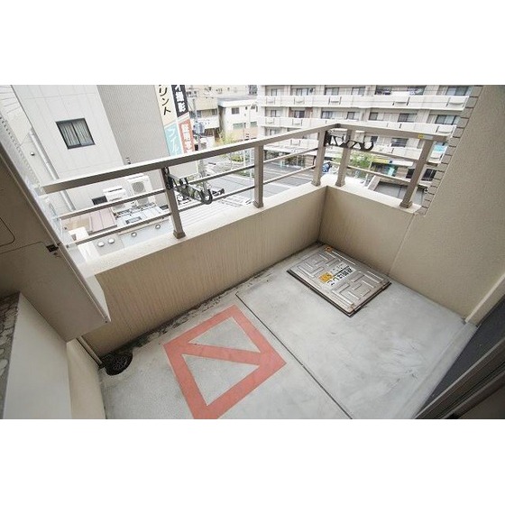 バルコニー　別部屋の写真です。