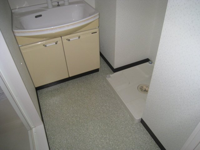 洗面設備　同物件別号室の写真です。