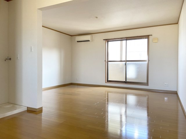 居室・リビング　ゆったりとした居間です
