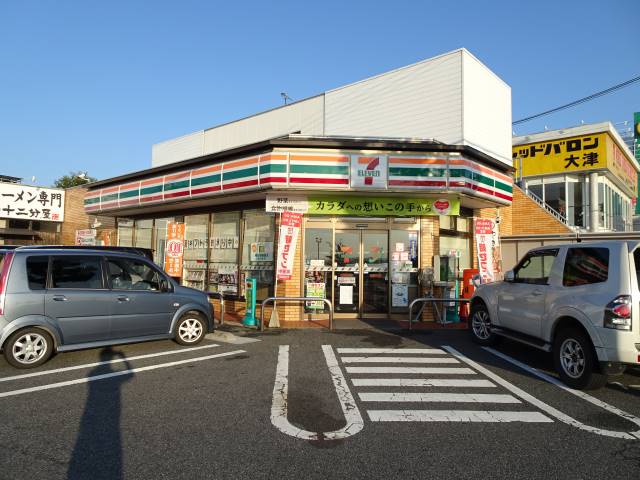 コンビニ　セブンイレブン大津木下町店（コンビニ）まで689m