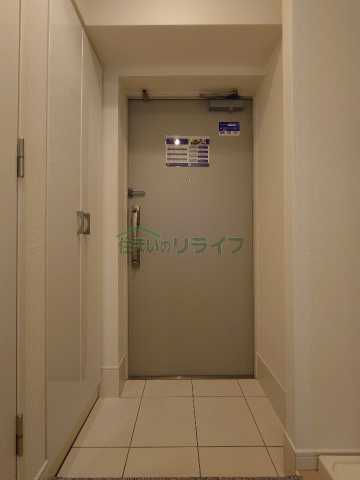 玄関　※参考写真です。同じ間取りの別部屋になります。