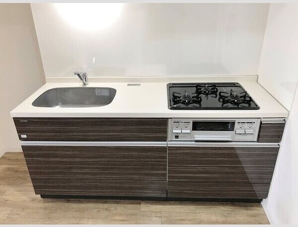 キッチン　※写真は同じマンションの違う部屋のものになります。