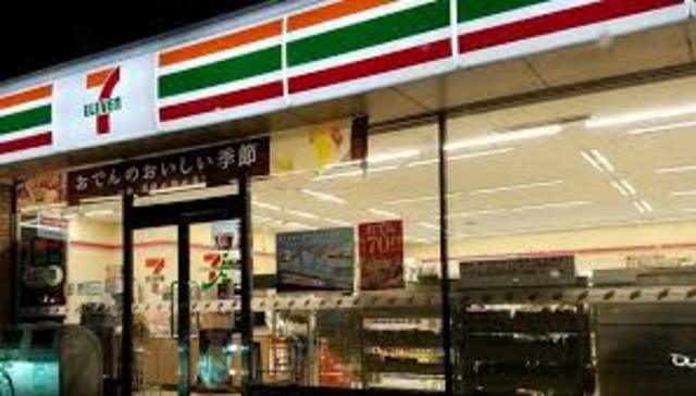コンビニ　セブンイレブン東大阪稲葉3丁目店（コンビニ）まで389m