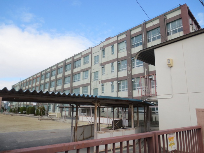 中学校　駒方中学校（中学校）まで1150m
