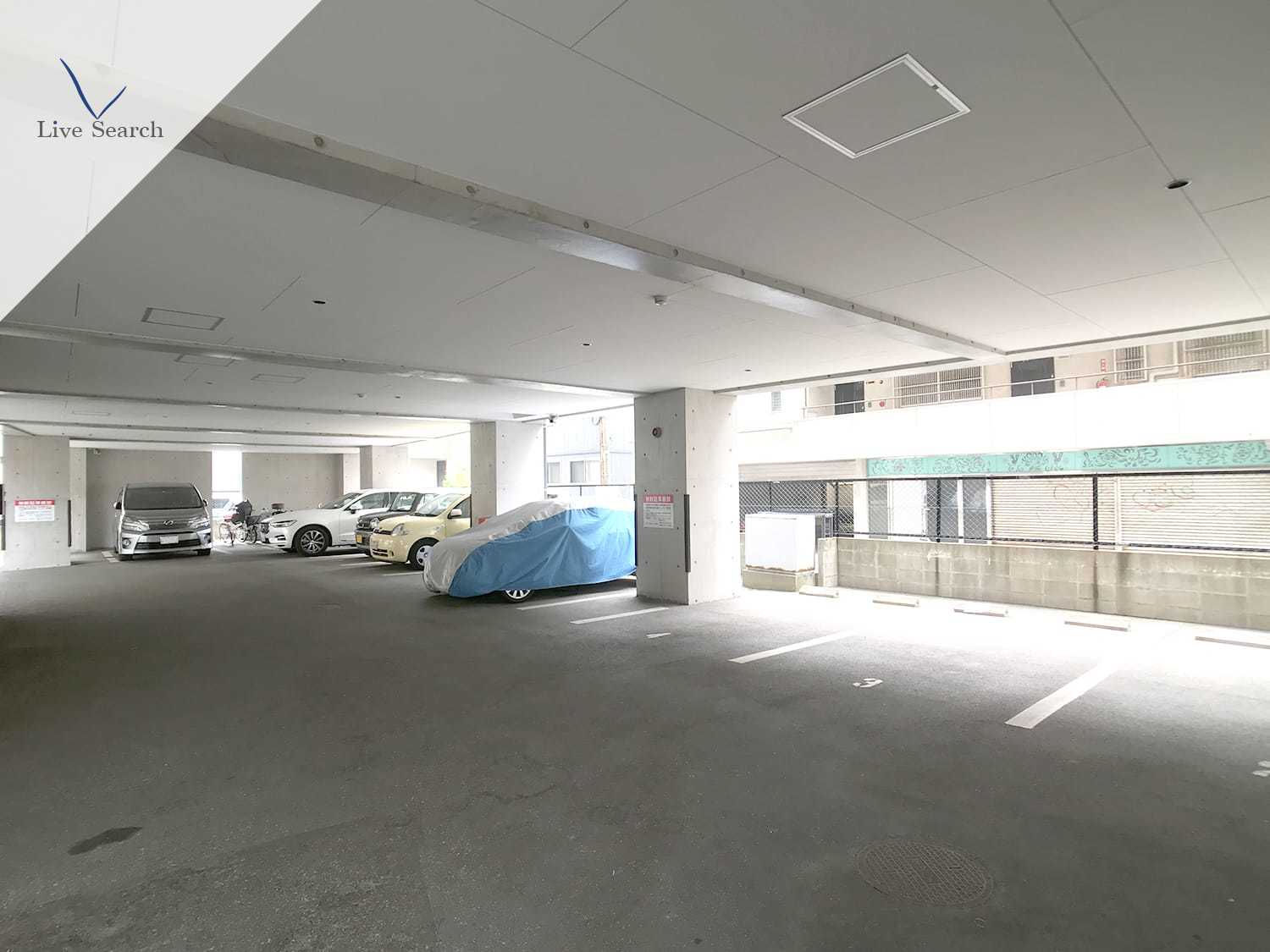 駐車場　駐車場があるので、車を買う予定の方も安心です