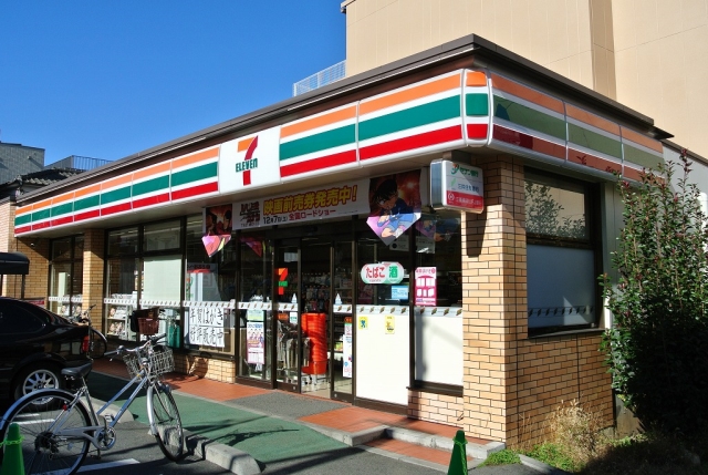 コンビニ　セブンイレブン板橋仲町店（コンビニ）まで155m