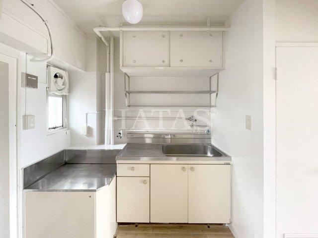 キッチン　同物件別部屋です。