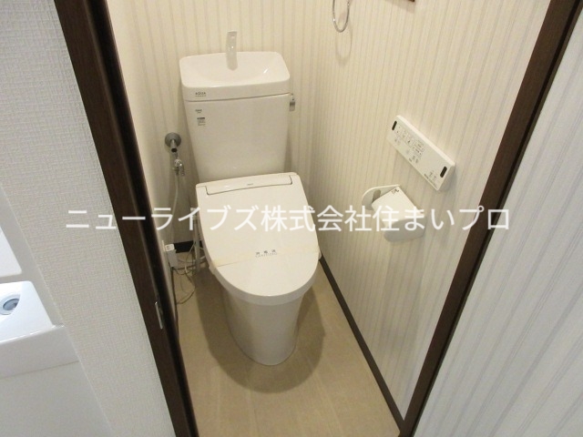 京阪本線 寝屋川市駅 徒歩3分 3階建 築31年のトイレ写真