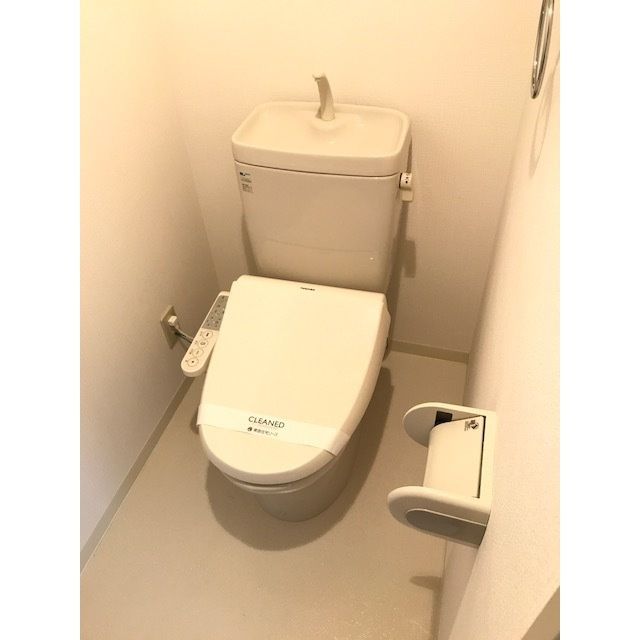 トイレ　(別タイプ参考写真)コンフォリア赤羽岩淵　北区岩渕町