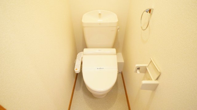トイレ　温水洗浄便座　完備！！