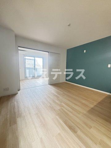 アレーズ新神戸の居間写真