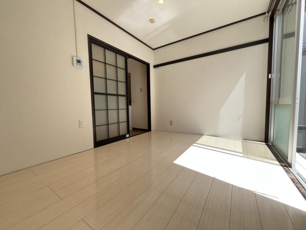 エルメゾン荒町の居間写真