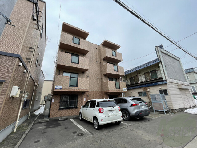 建物外観　東区北三十七条東「ラッフルズコート」