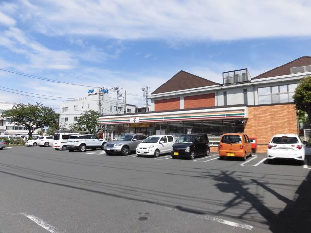 コンビニ　セブンイレブン（コンビニ）まで410m