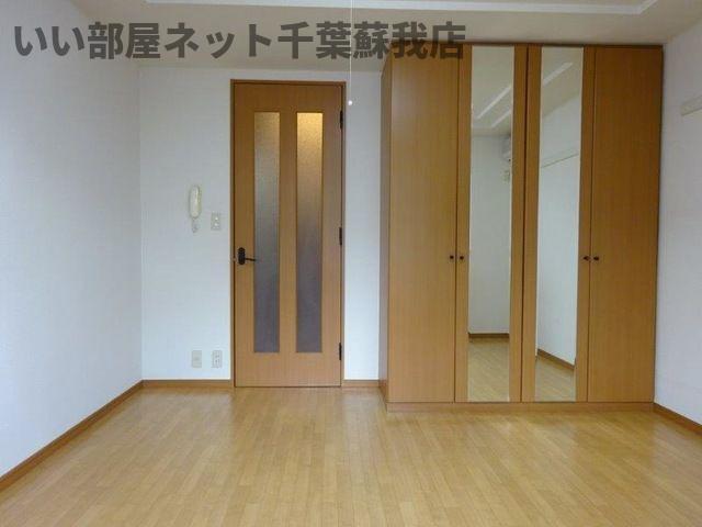 居室・リビング　コンパクトで使いやすい洋室です