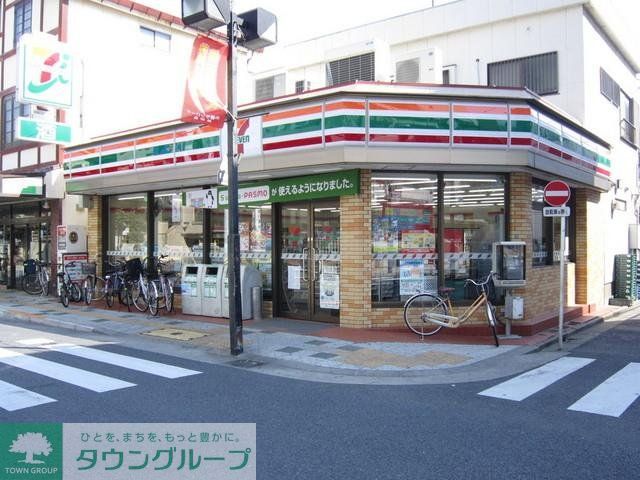コンビニ　セブンイレブン（コンビニ）まで212m