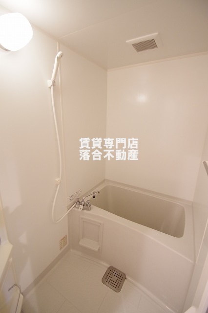 バス・シャワールーム　落ち着いた空間のお風呂