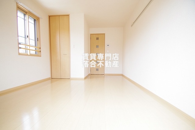 居室・リビング　2面採光の明るいお部屋♪