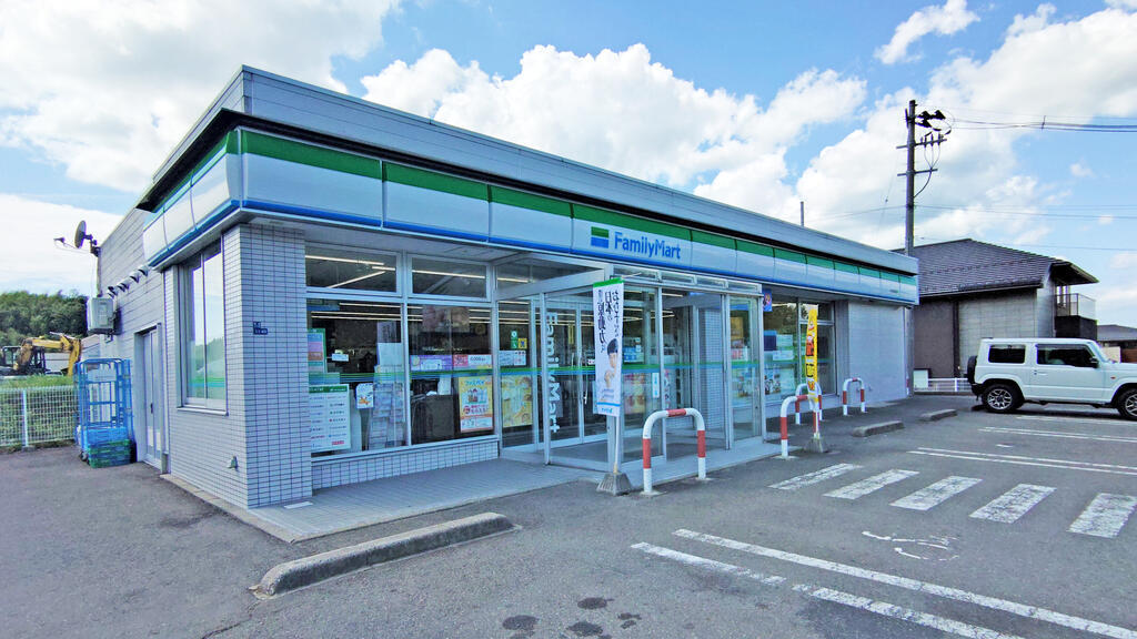 コンビニ　ファミリーマート秋田横森店（コンビニ）まで649m