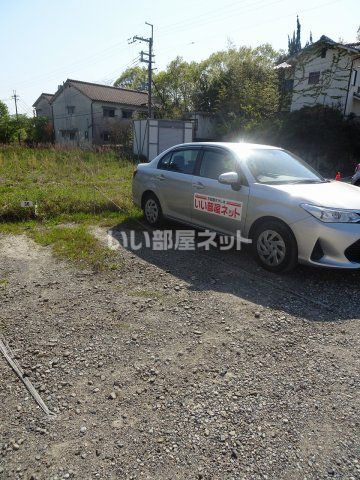 【ルーキー東条の駐車場】