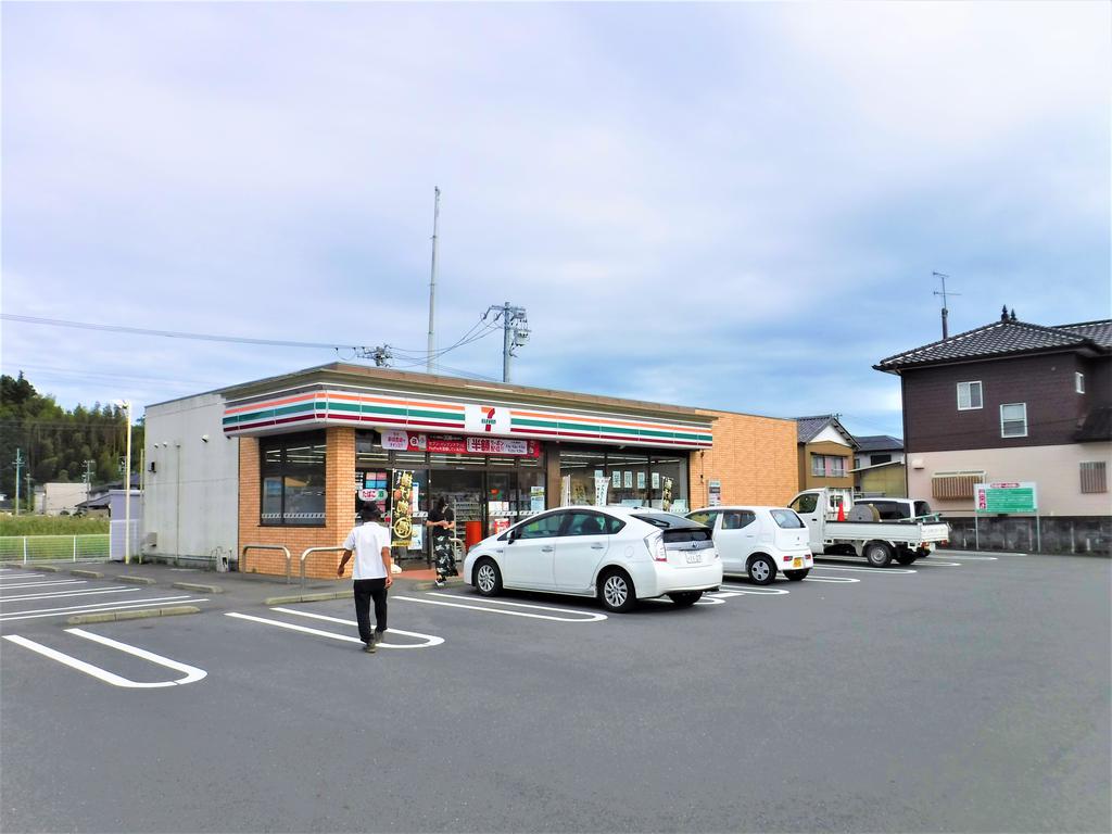コンビニ　セブンイレブン菊川下平川店（コンビニ）まで964m