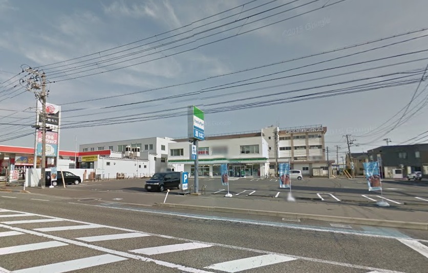 コンビニ　ファミリーマート新潟近江三丁目店（コンビニ）まで628m