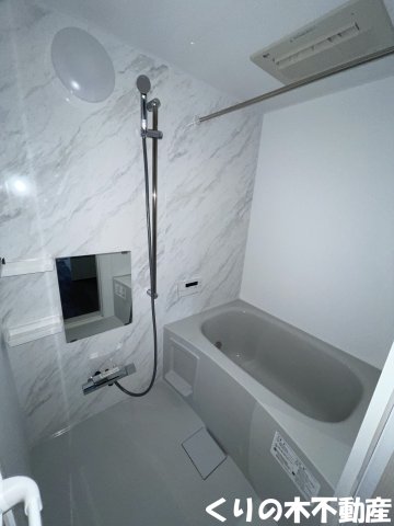 バス・シャワールーム　落ち着いた空間のお風呂です