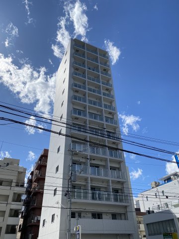 【広島市東区光町のマンションの建物外観】