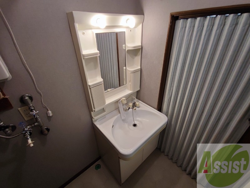 洗面設備　こちらに洗面台があります。朝の洗顔はこちらで。