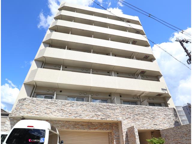 【奈良市三条本町のマンションの建物外観】