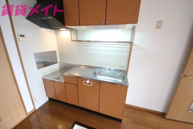 キッチン　同物件別室の画像です