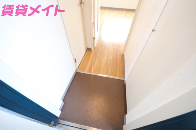 玄関　別部屋同タイプ