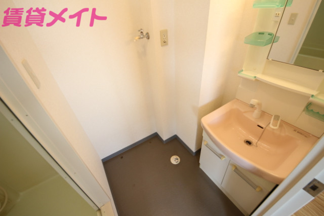 洗面設備　別部屋同タイプ