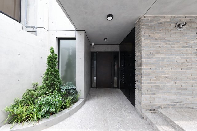 エントランス　エントランス