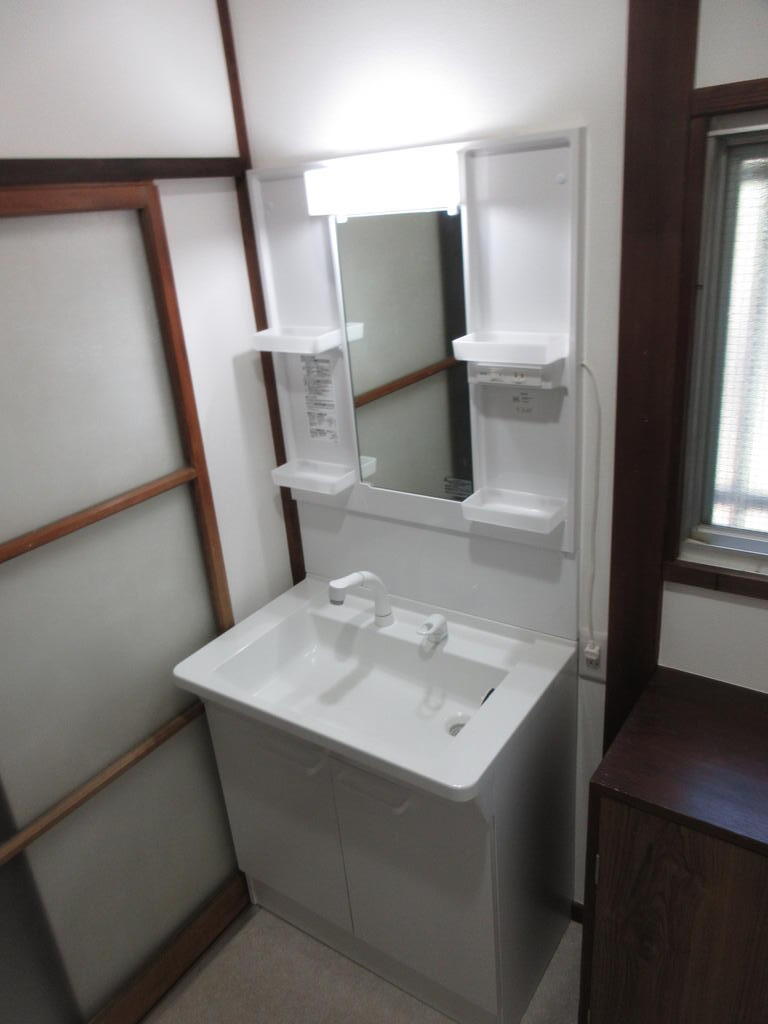 洗面設備　洗髪洗面化粧台設置