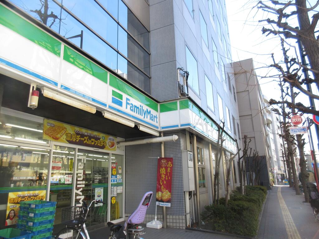 コンビニ　ファミリーマート江戸川橋駅西店（コンビニ）まで181m