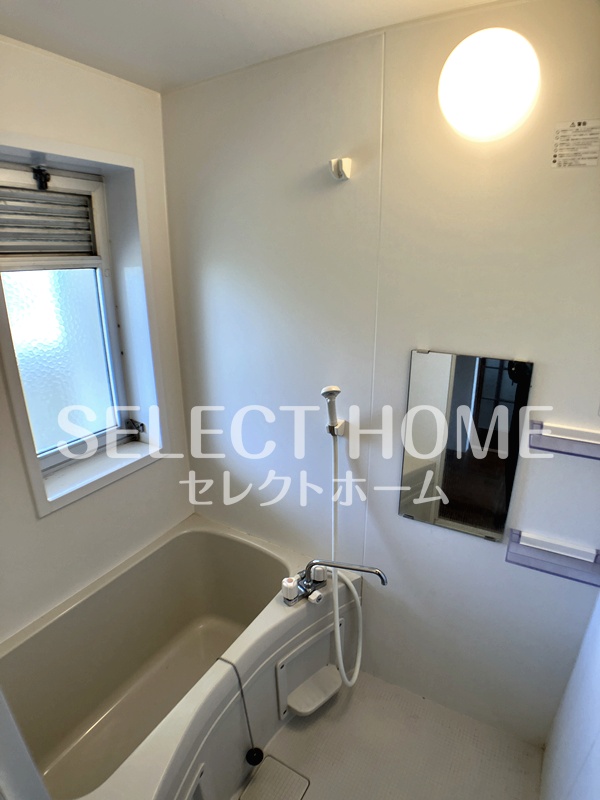 バス・シャワールーム　落ち着いた空間のお風呂です