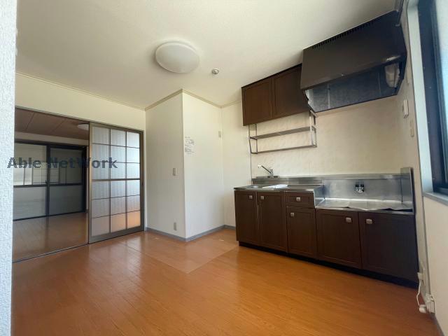 居室・リビング　落ち着いた色合いです