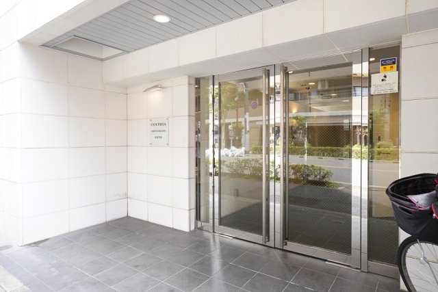 エントランス　建物の内部です