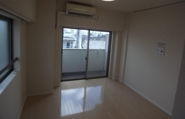 居室・リビング　ゆったり過ごせる居間です