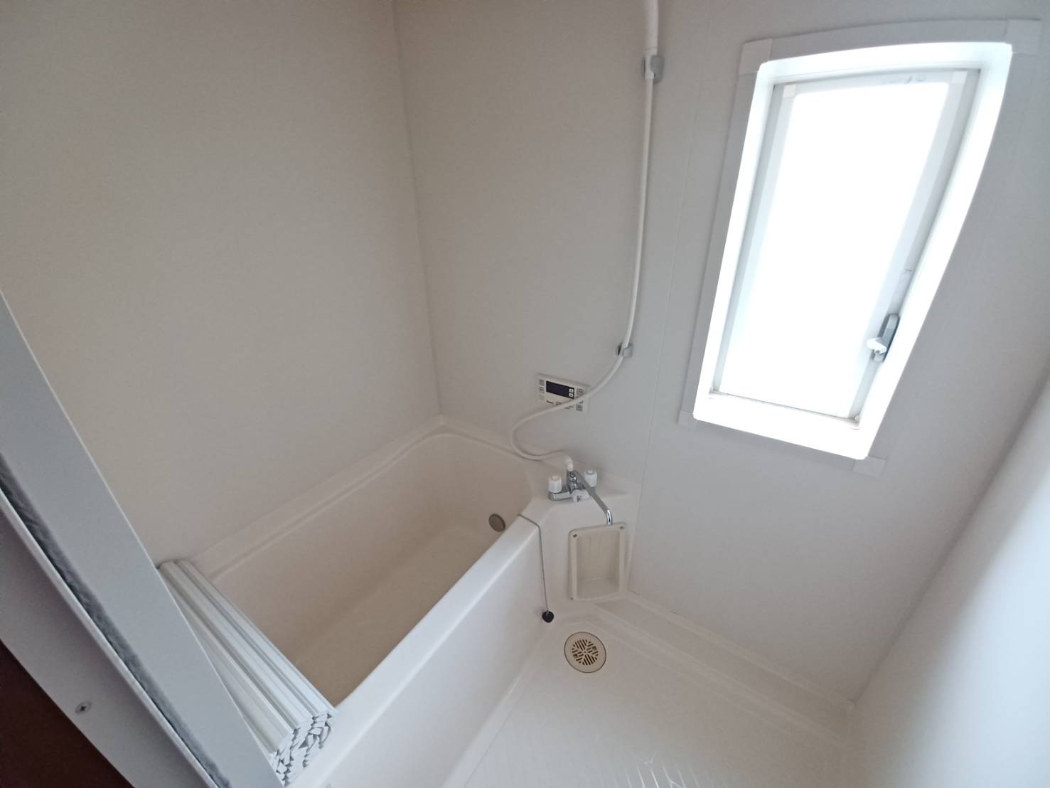 バス・シャワールーム　お風呂で日々の疲れを落としましょう