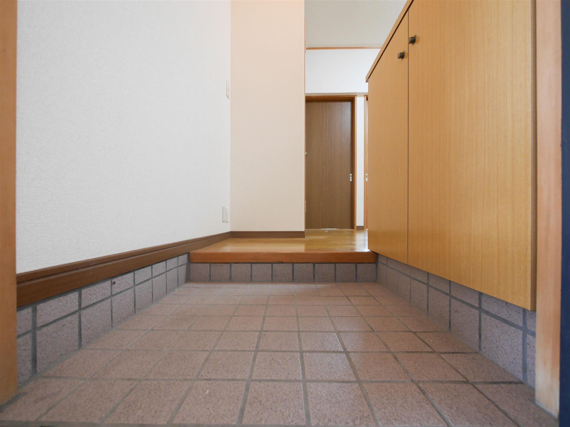 玄関　シューズボックス付き！スッキリ片付きます！