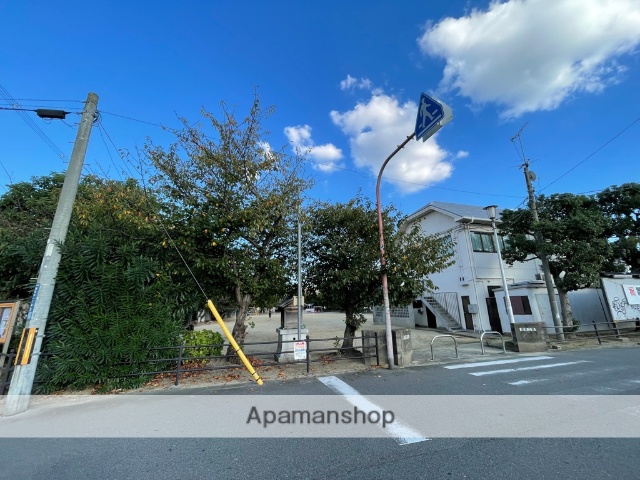 コンビニ　コンビニ（コンビニ）まで650m