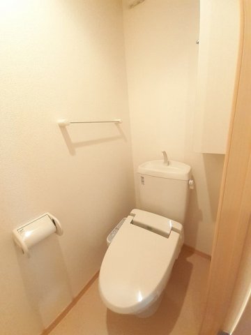 トイレ　清潔感のあるトイレです