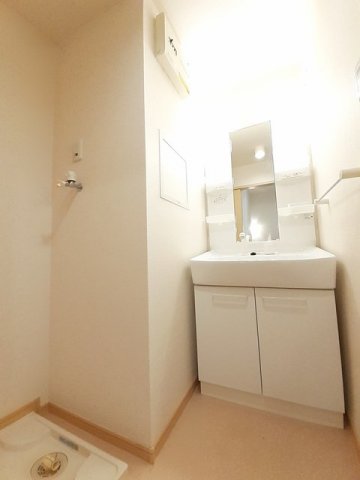 洗面設備　脱衣スペースもあります