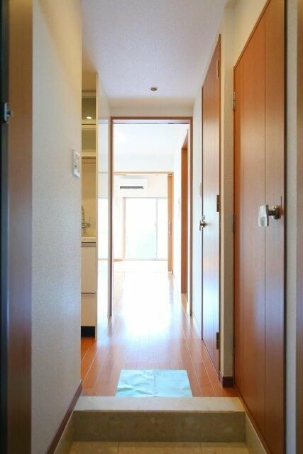 玄関　※参考写真